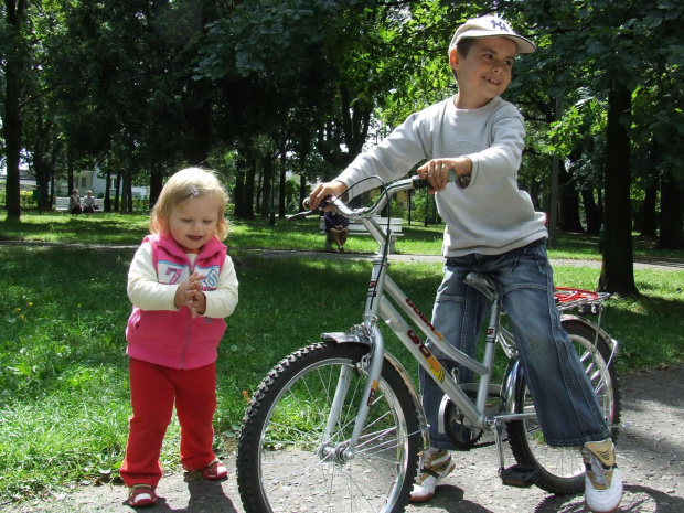 Dzieciaki w parku Rodego