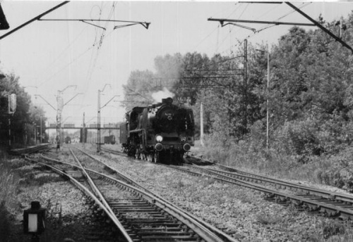 Są czarno białe zdjęcia.Wykonano na stacji w Chrzanowie w dniu 1999.05.29 z
okazji jubileuszu 80lat Fabloku.