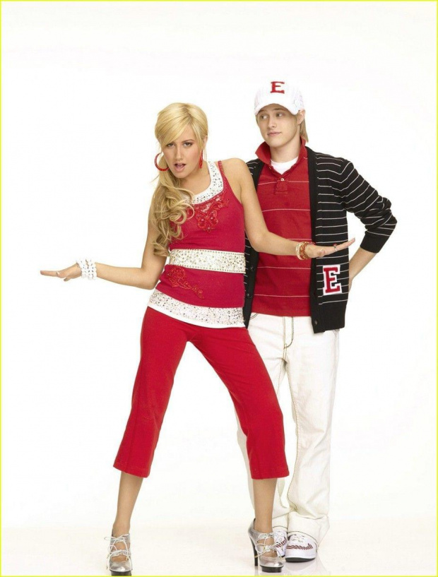 #HighSchoolMusical2