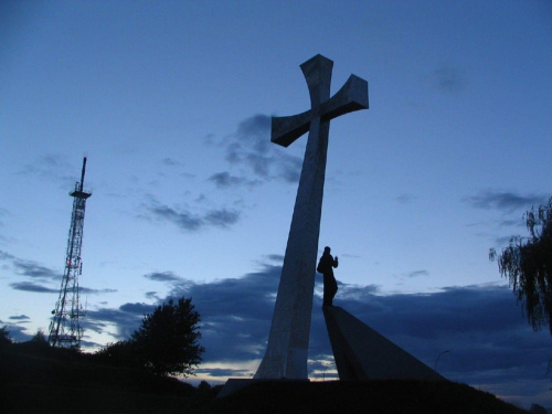 kopiec tatarski #krzyż #niebo #chmury #kopiec #przemyśl