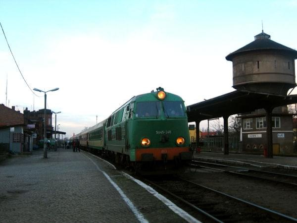 08.12.2007 SU45-240 z pociągiem pośpiesznym do Chełma/Zamościa. W ostatni dzień kursowania.