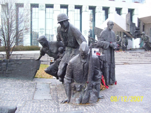 Pomnik Powstańców Warszawy #Warszawa #Pomnik #Zabytki #Cytadela #Muzeum #Łazienki #ZamekKrólewski #Nike #Sejm #Belweder #Syrenka #Harcerstwo #Chopin