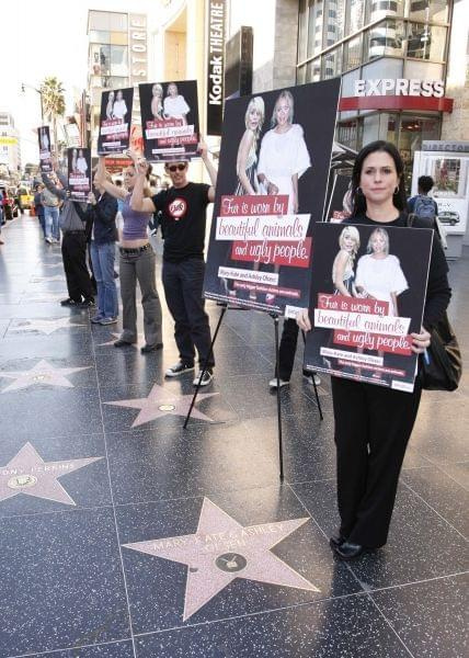 PETAs protest against Mary-Kate and Ashley