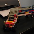 Modelik MACK'a z CONVOY'u z klocków LEGO