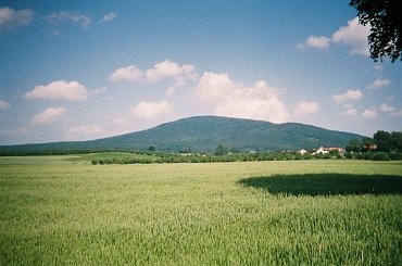 Gora Sleza. Od tej gory wziela sie nazwa plemienia zyjacego w okolicach gory- Slezanie, a od nich nazwa regionu- Slask #Sleza #Sobotka #Slask #Silesia #DolnySlask