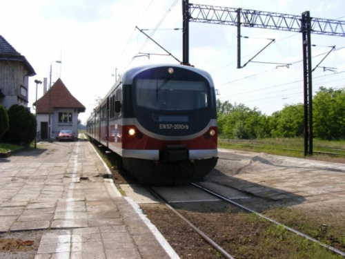 20.05.2007 Stacja Siechnice EN57-2010 jako poc. rel. Wrocław Główny-Jelcz Laskowice