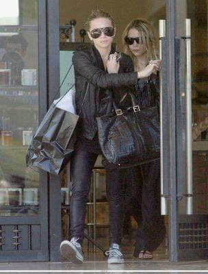 MK and Ash shopping at Barneys-paparazzi lipiec 2007