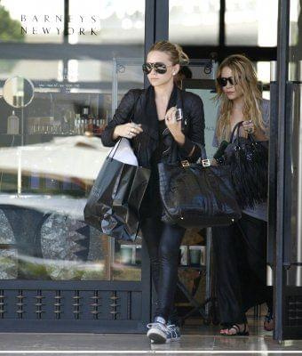 MK and Ash shopping at Barneys-paparazzi lipiec 2007