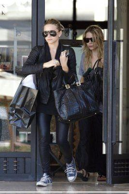 MK and Ash shopping at Barneys-paparazzi lipiec 2007