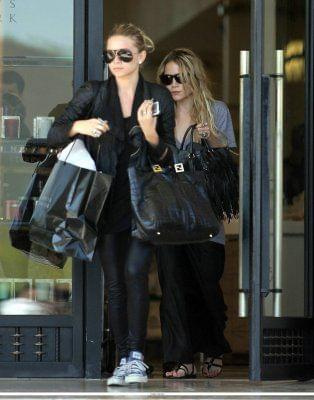 MK and Ash shopping at Barneys-paparazzi lipiec 2007