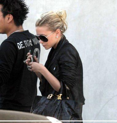 MK and Ash shopping at Barneys-paparazzi lipiec 2007