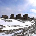 Yazd (okolice) - wieże wiatrowe w starej osadzie na pustyni