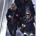 MK and Ash arrive in Paris-paparazzi luty 2008