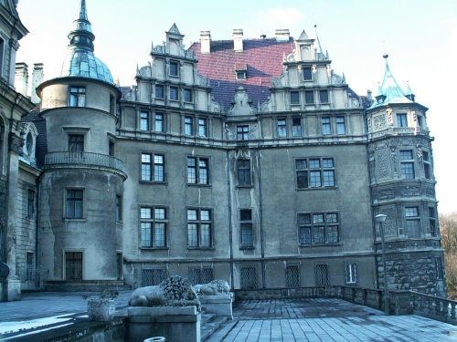Pałac w Mosznej- zima