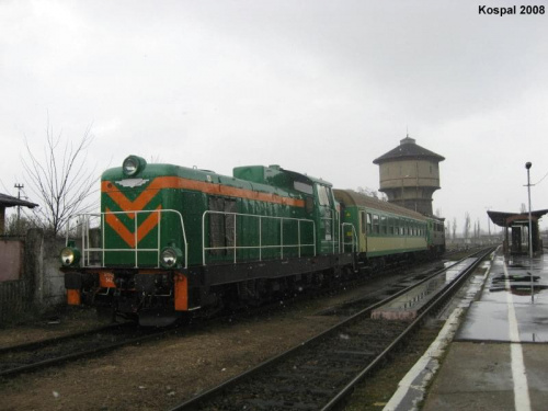 23.03.2008 SM42-542 z wagonem Bd i EU07-180 przetacza w celu zjechania na dolny poziom poprzez trójkąt.