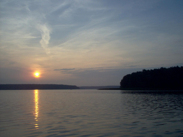 wschód słońca nad Jeziorem Niesłysz w Niesulicach 07.2004 #WschódSłońca #jezioro