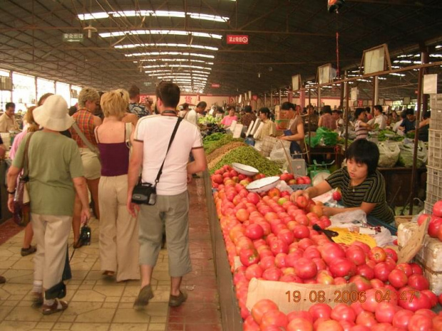 Hala targowa-35stopni,brak lodówek