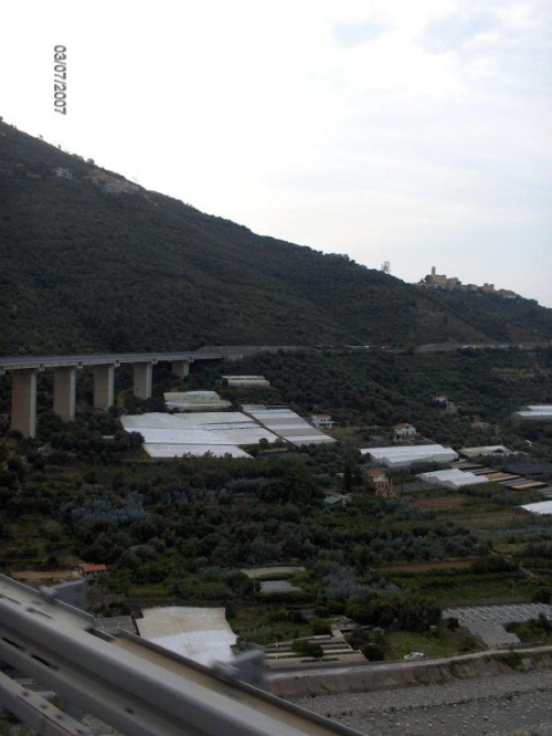 Most pośród gór przy Morzu Śródziemnym nad przepaściami i miastami:) #mos #morze #przepaść #góry