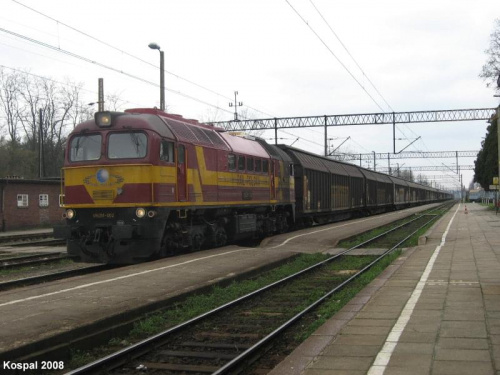 19.04.2008 (Czerwieńsk) M62M-002 z składem odjeżdża z stacji.