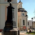 Kościół św. Katarzyny, jedna z ładniejszych barokowych świątyń Wilna, znajduje się przy ul. Wileńskiej 30 (Vilniaus gatve). Wzniesiono go w XVII w., a gruntownie przebudowano w wieku XVIII.
Tuż przy kościele popiersie S. Moniuszki z 1922 r.