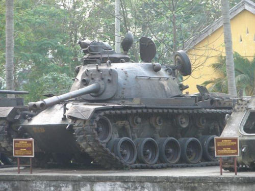Amerykański czołg w muzeum, Hue