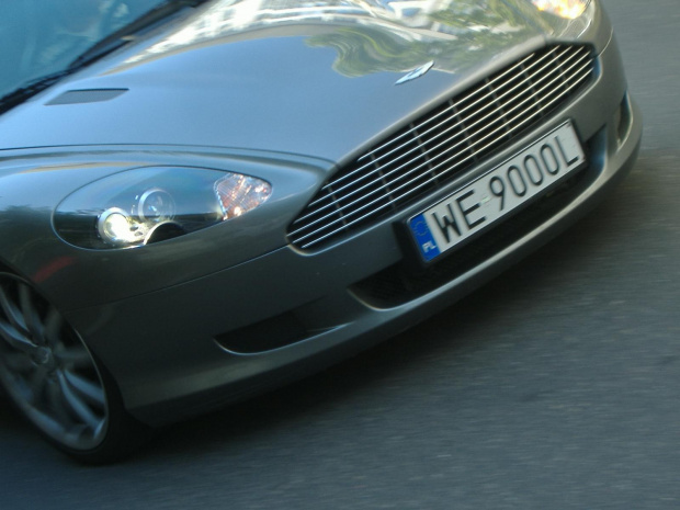 Aston Martin DB9