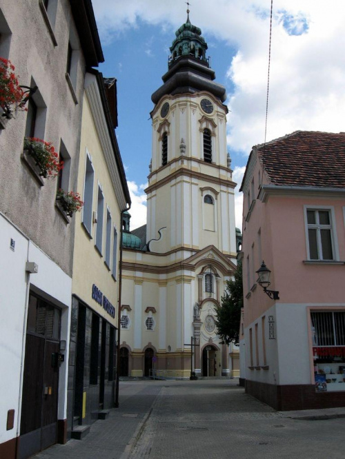 zabytkowy kościół w Strzelcach opolskich