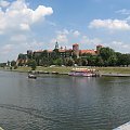 Widok na Wawel z Mostu Grunwaldzkiego.