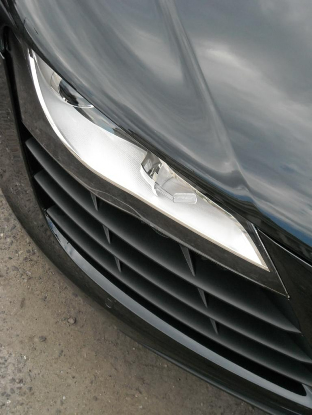 Audi R8.