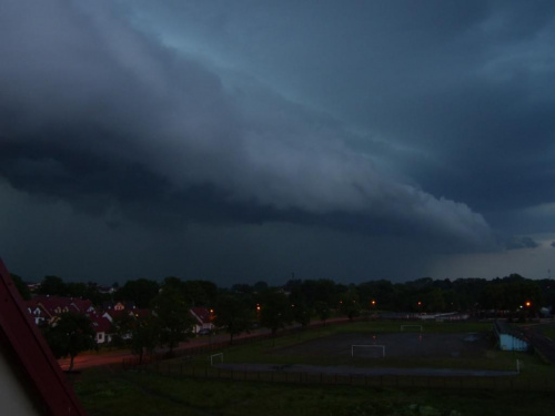 Shelf cloud