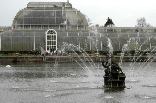 Kew Gardens #KewGardens #cieplarnia #fontanna