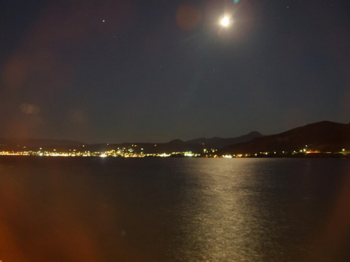 widok na Kissamos z nabrzeża portu. by night:)