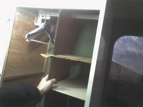 prototyp półek w szafie.