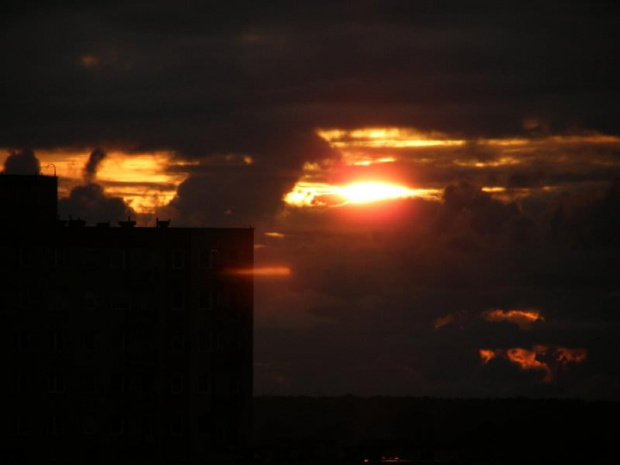 jesienny zachód słońca nad Koszalinem, a może już nawet lekko mroźny ...