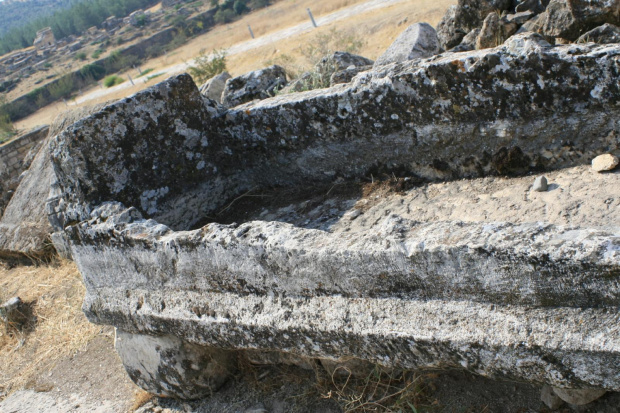 Hierapolis, Nekropola północna - chorzy tak licznie przybywający do leczniczych źródeł Pamukkale nie zawsze wracali do domów po odbytej kuracji... Jeden z największych cmentarzy Anatolii