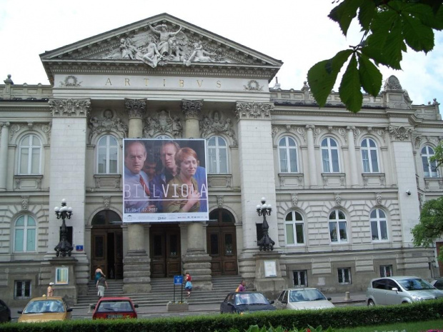 Pałac Zachęty przy Placu Stanisława Małachowskiego znany po prostu jako Zachęta, 16 grudnia 1922 roku Eligiusz Niewiadomski dokonał w nim udanego zamachu na pierwszego Prezydenta Rzeczypospolitej Gabriela Narutowicza. #wakacje #urlop #podróże