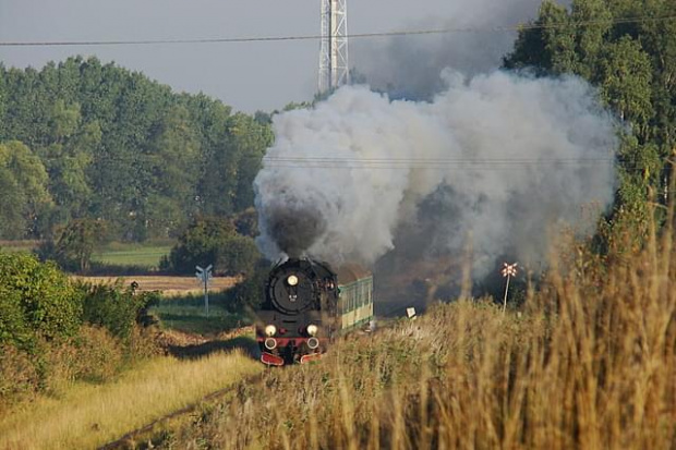 Ol49-111 prowadzi planowy pociąg osobowy z Wolsztyna do Leszna. Adamowo, 22.09.2007 #parowóz #Wolsztyn #Adamowo