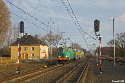 23.12.2008 Kunowice SU45-164 zbiża sie do p.o w Kunowicach prowadząc pociąg osobowy 5882 (R-77021) rel. Poznań Gł - Frankfurt/Oder.