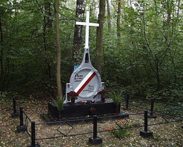 Las Gory Wysokie -pomnik Ofiar hitlerowskiego mordu