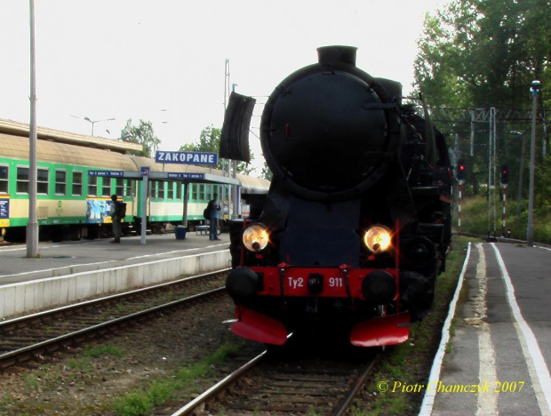 Zakopane 28.07.2007 Ty2-91 świeżo po naprawie. Kocioł był naprawiany w pilskim Interloku. Jak sobie przypomnę jak ten parowóz wyglądał, to aż cud, że go tak "odpicowali". Jedno jest tu: http://www.fotosik.pl/pokaz_obrazek/5840c072ab62f2ca.html