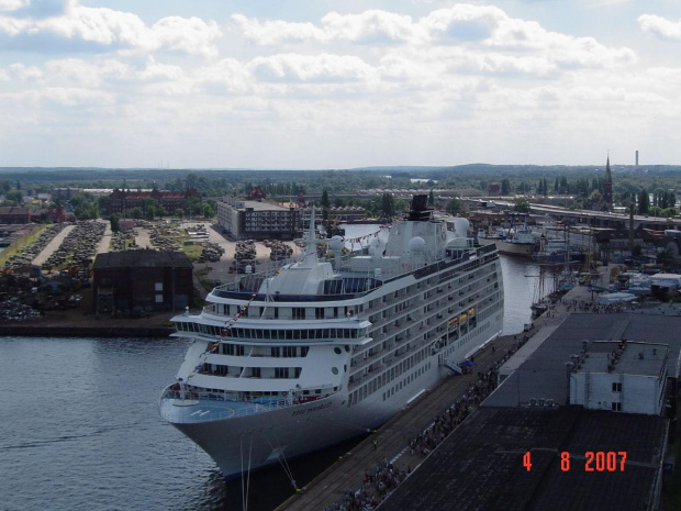 ZDJĘCIE ROBIONE Z KLATKI NA DŹWIGU (54M WYSOKOŚCI)