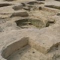 Zdjęcia z wykopalisk archeologicznych w miejscowości Staw koło Wielunia. Pozostałości po piecach