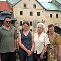 Z resztą ekipą w starym młynie od lewej : Pan Jura, Ja, Moja babcia, pani Sabina ( mieszkaliśmy u Niej)