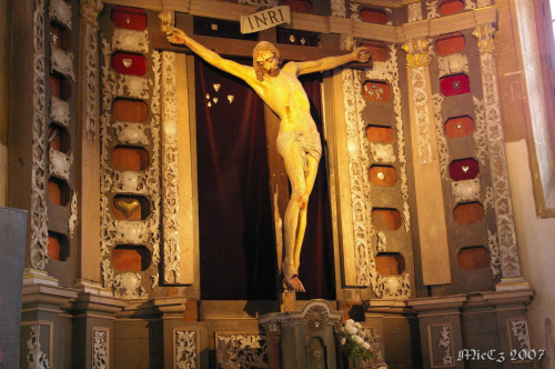 Ciało Chrystusa w kształcie litery S jak Sanctus. #Wilno #KościółBernardynów