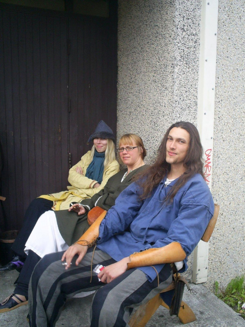 "packed" Alex having a cigarette break with girls