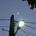 księżyc z latarnią #niebo #noc #księżyc #latarnia