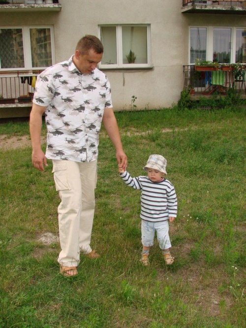 Z tatusiem na placu zabaw w Białobrzegach
