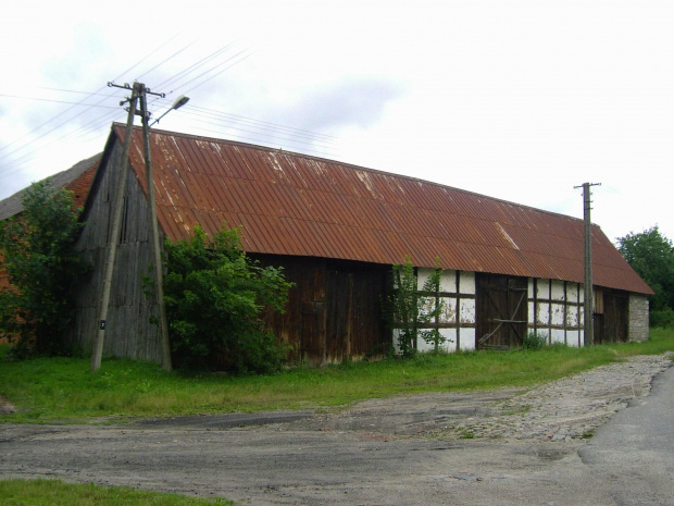 Kraina w kratę. wieś Paproty koło Sławna