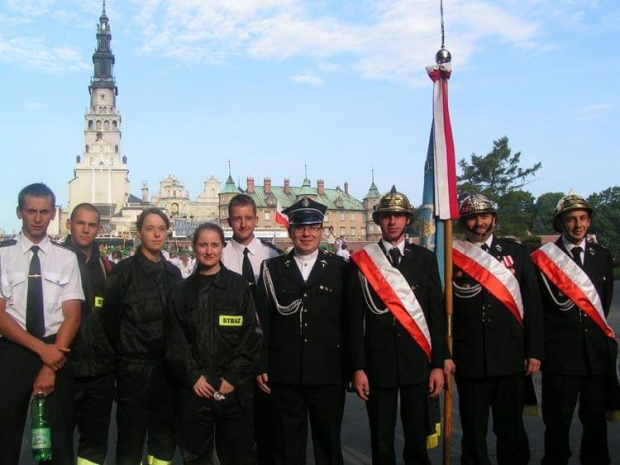 IV Piesza Pielgrzymka Diecezji Świdnickiej na Jasną Górę 31.07-09.08.2007 - Zdjęcie autorstwa Burmistrza Ząbkowic Śląskich- Pana Krzysztofa Kotowicza #StrażPożarna #JasnaGóra #pielgrzymka