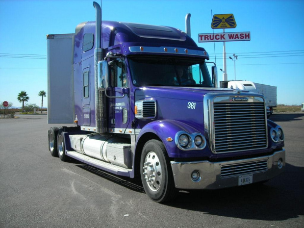 Freightliner Coronado